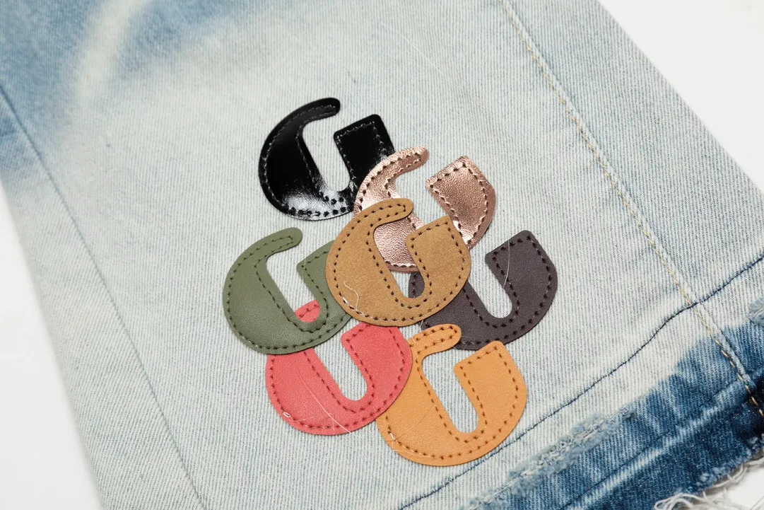 #8103 P240💰 GALLERY DEPT High Street Washed Embroidery Color Letters Water Ripple American Flare Pants Jeans -Original purchase and pattern making to truly restore the ultimate vintage texture -Original hardware accessories, washed and other elevators, QR code analysis are all purchased from the original factory, high degree of restoration, you are welcome to compare with a certain product ~ -Three-dimensional version Loose and comfortable, not picky about the figure, taller and slimmer, factory Seiko, original factory quality control, same style for men and women, can be matched with couples Versatile recommendation: must-have jeans for all seasons Color: blue Size: S-XXL (28-36)